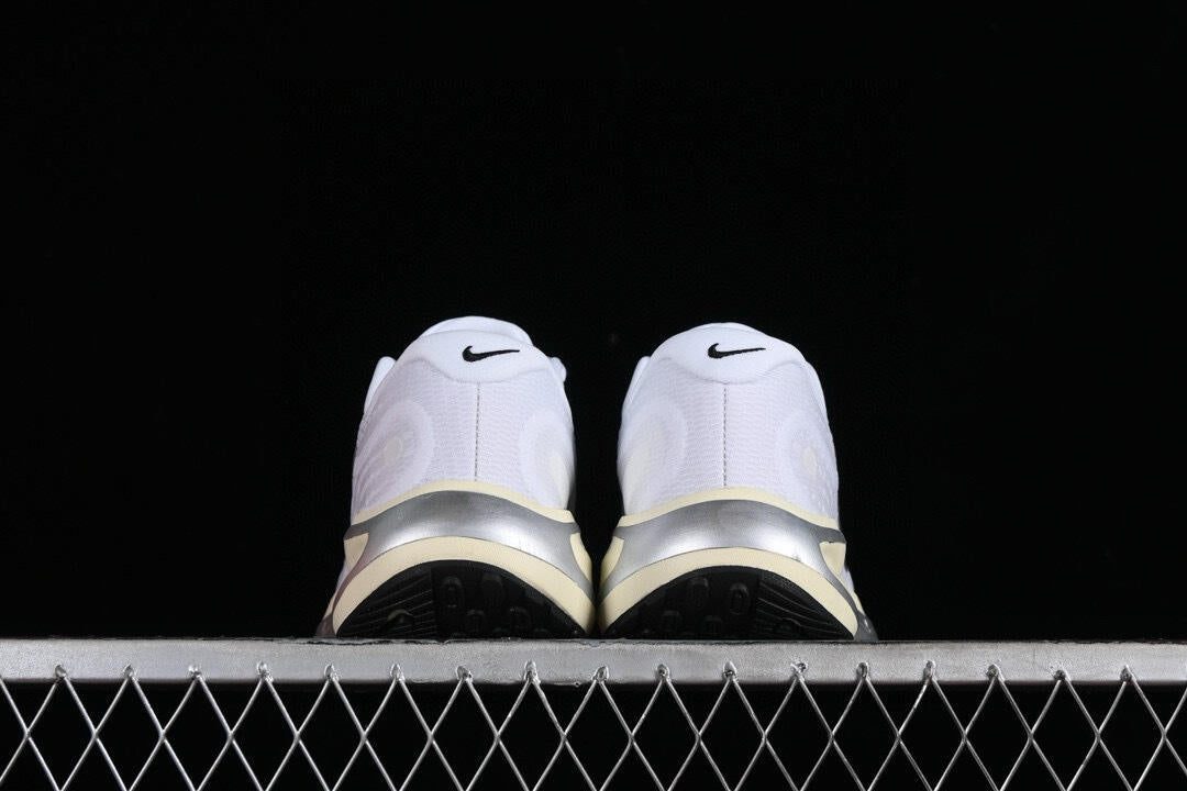 Nike Journey Run 2024