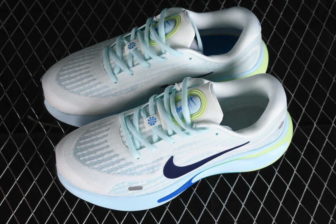 Nike Journey Run 2024