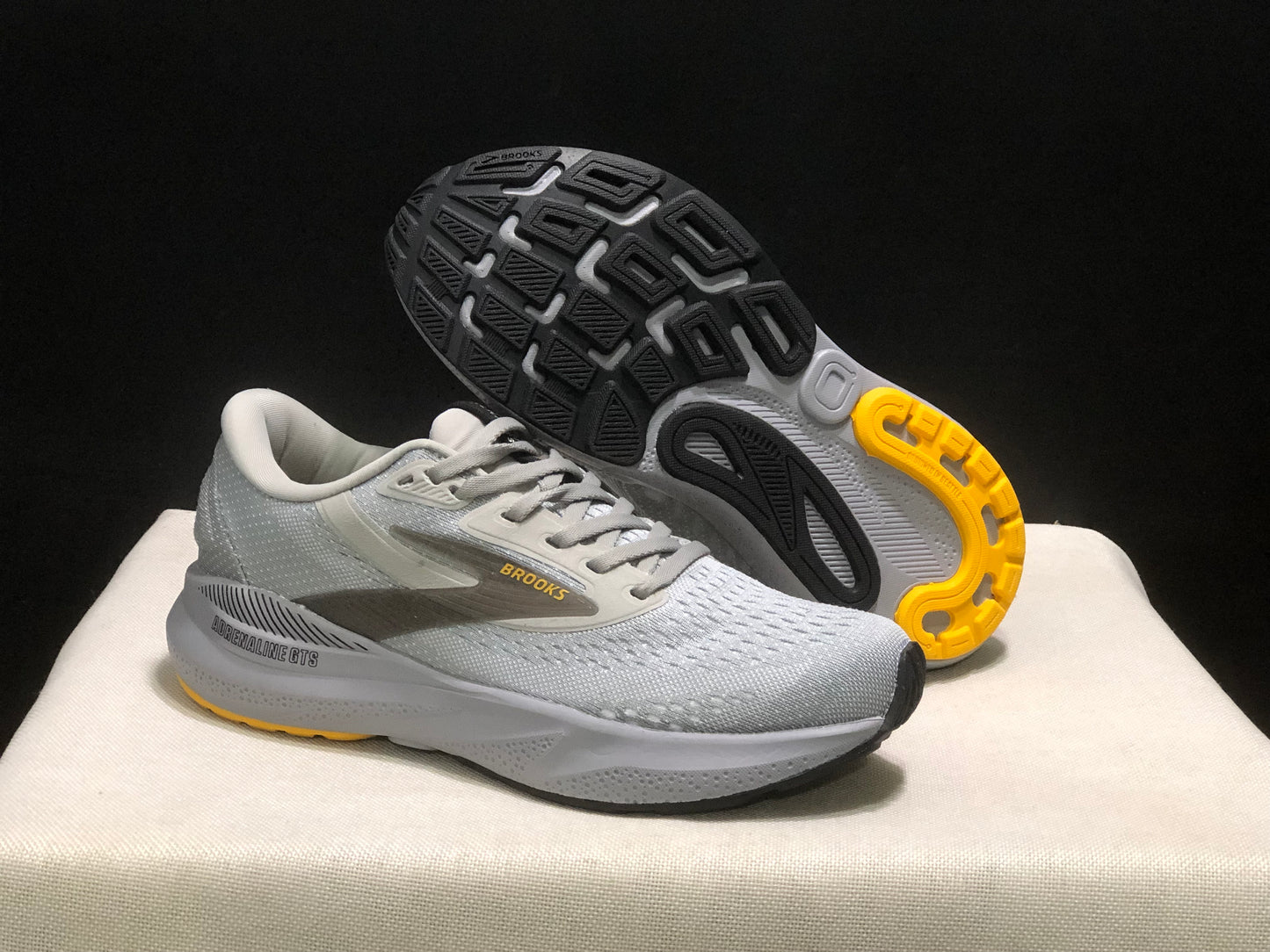 Brooks Adrenaline GTS 24