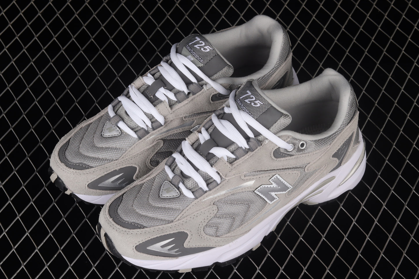 New Balance ML725