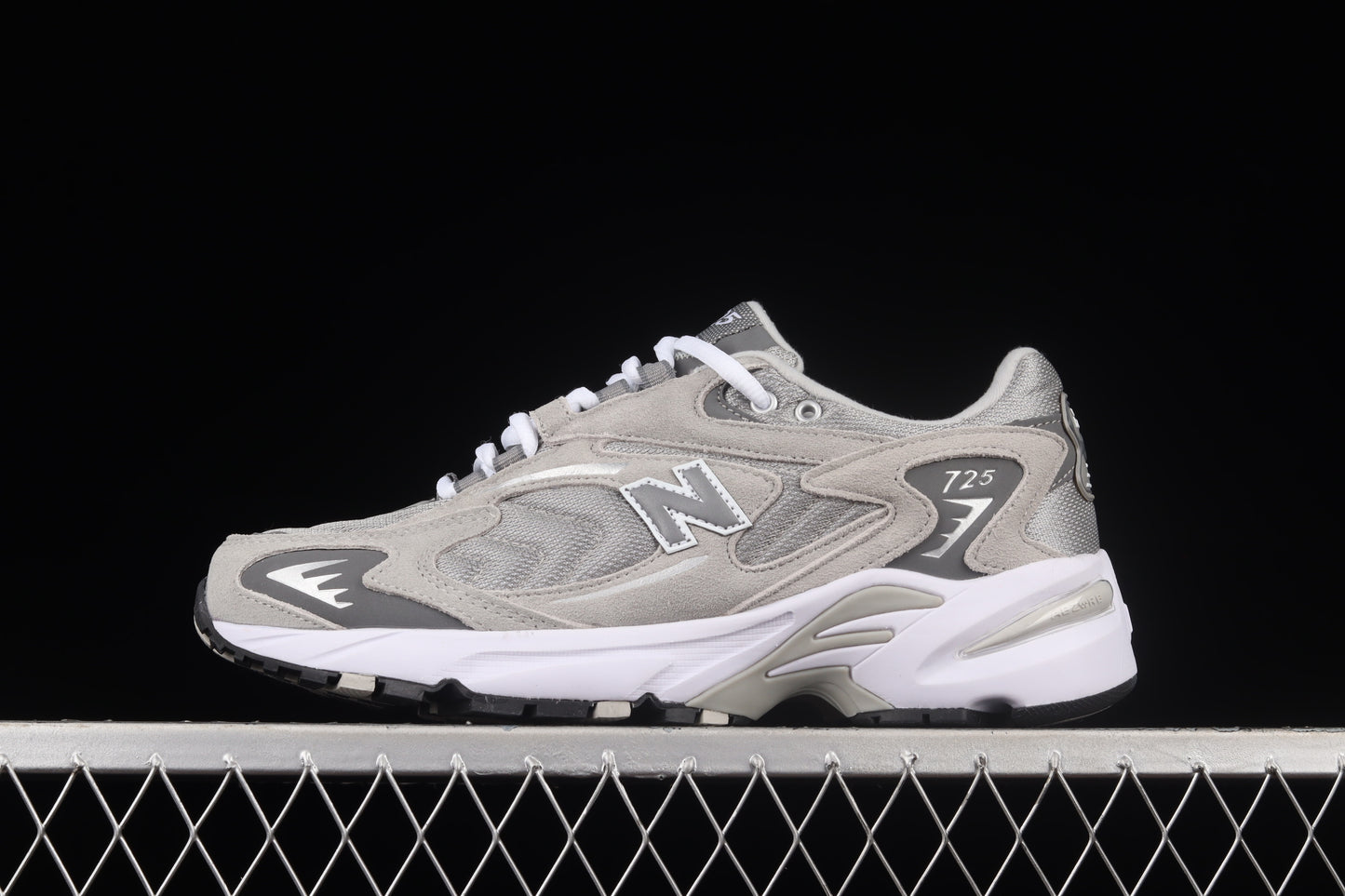 New Balance ML725
