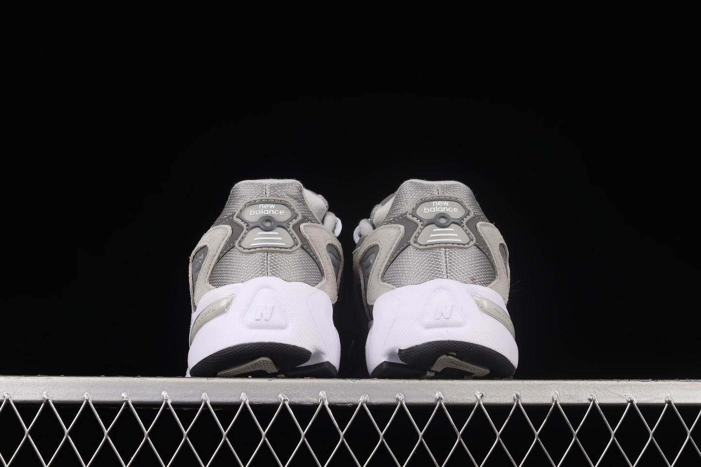 New Balance ML725