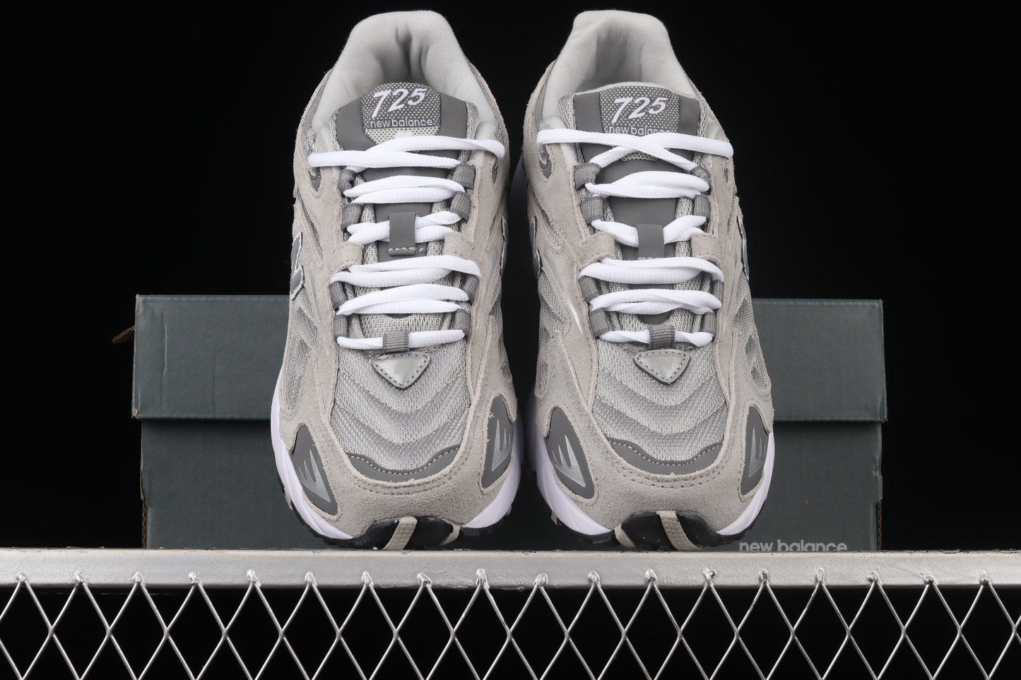 New Balance ML725