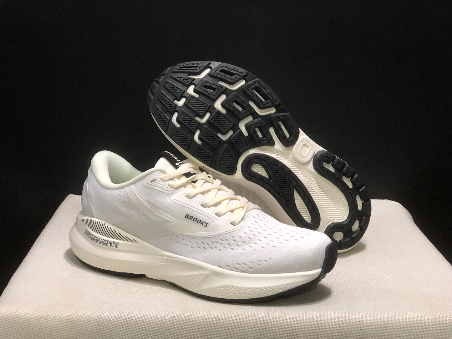 Brooks Adrenaline GTS 24