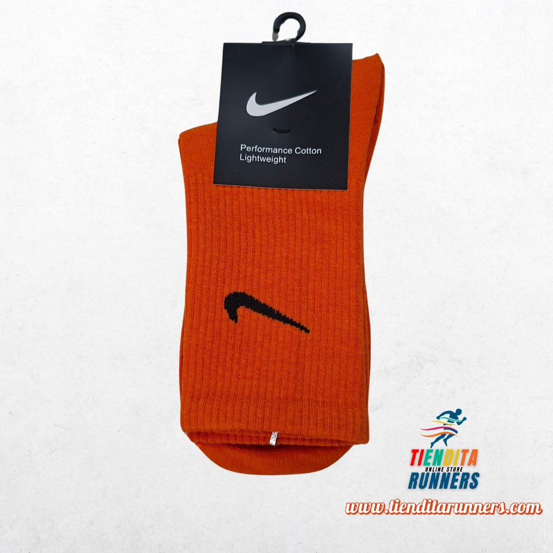 Media Nike Naranja Algodón ligero de alto rendimiento