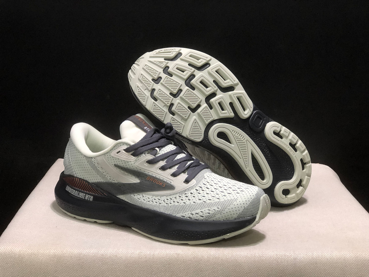 Brooks Adrenaline GTS 24