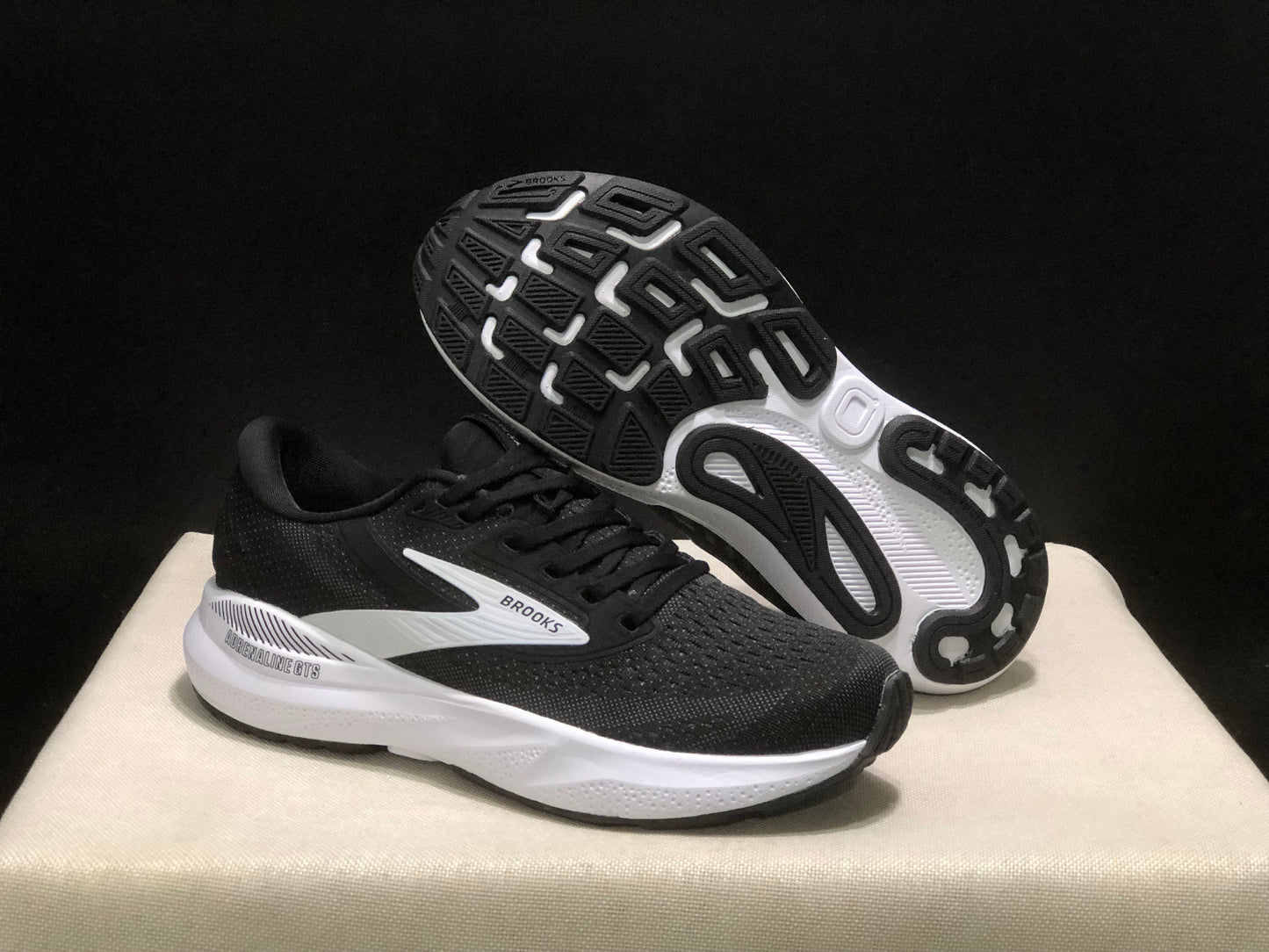 Brooks Adrenaline GTS 24