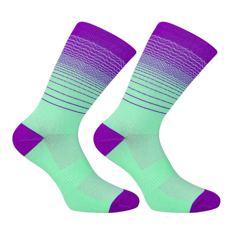 Medias de compresión para Running y Ciclismo con diseño de rayas delgadas