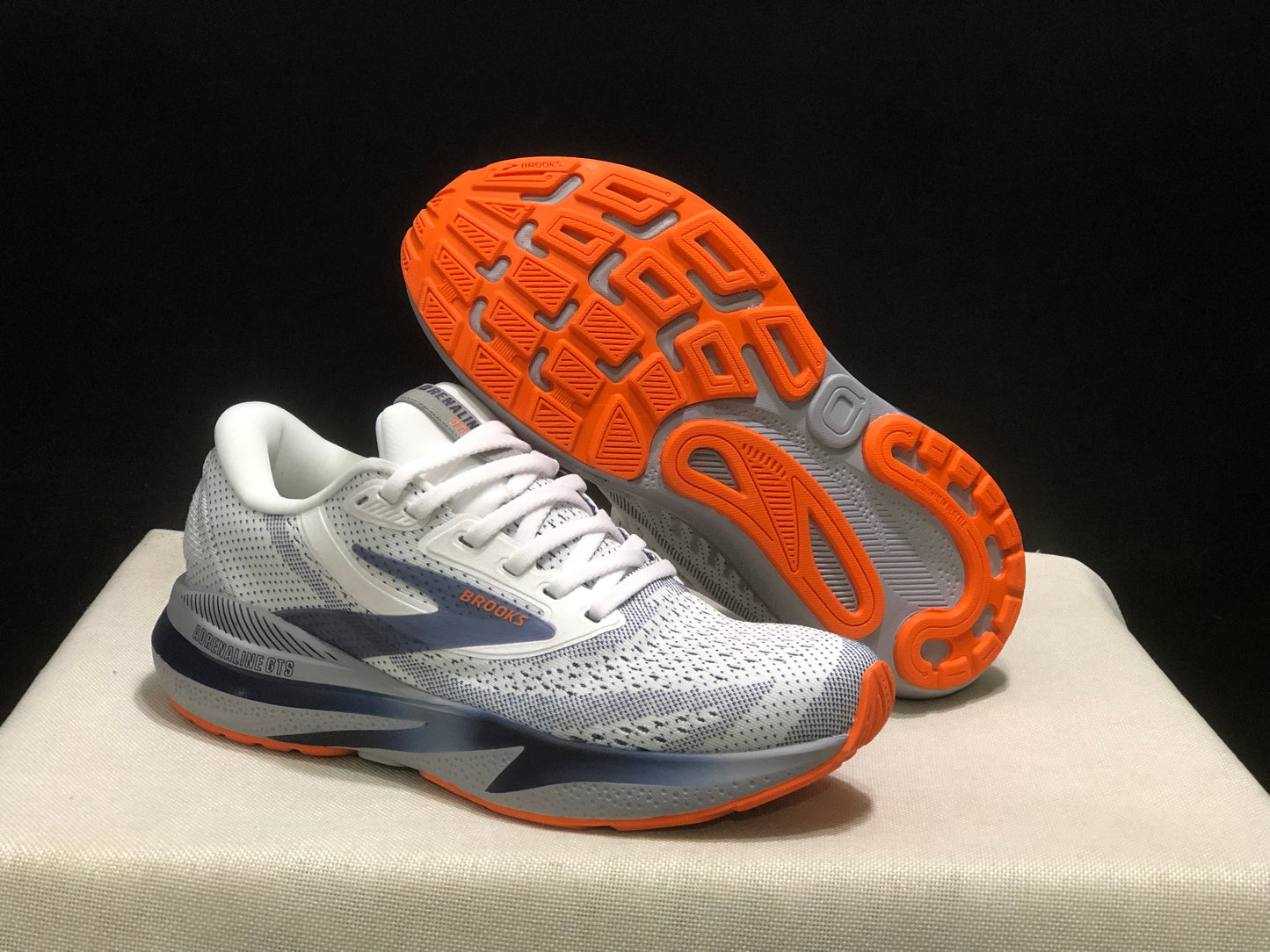 Brooks Adrenaline GTS 24